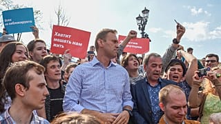Rusya'daki Putin karşıtı gösterilerde muhalif lider Navalni gözaltına alındı