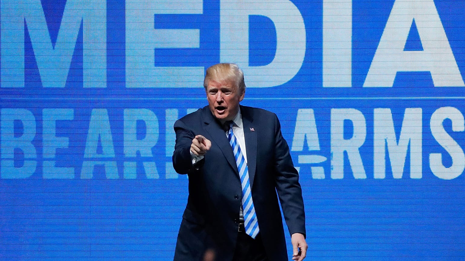 Bataclan : Trump s'attire les foudres de Paris