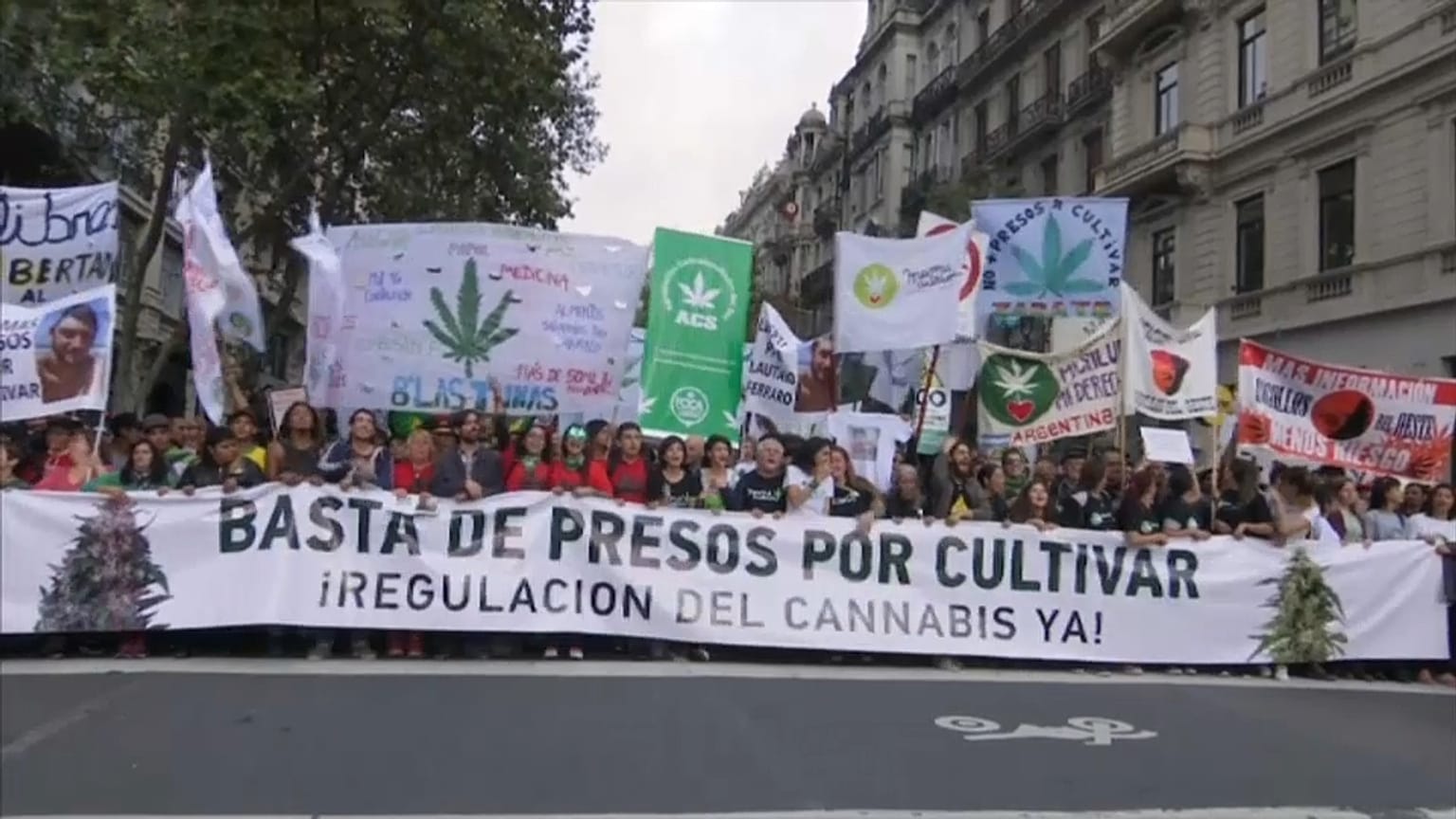 Miles de argentinos en la "Marcha mundial de la marihuana"