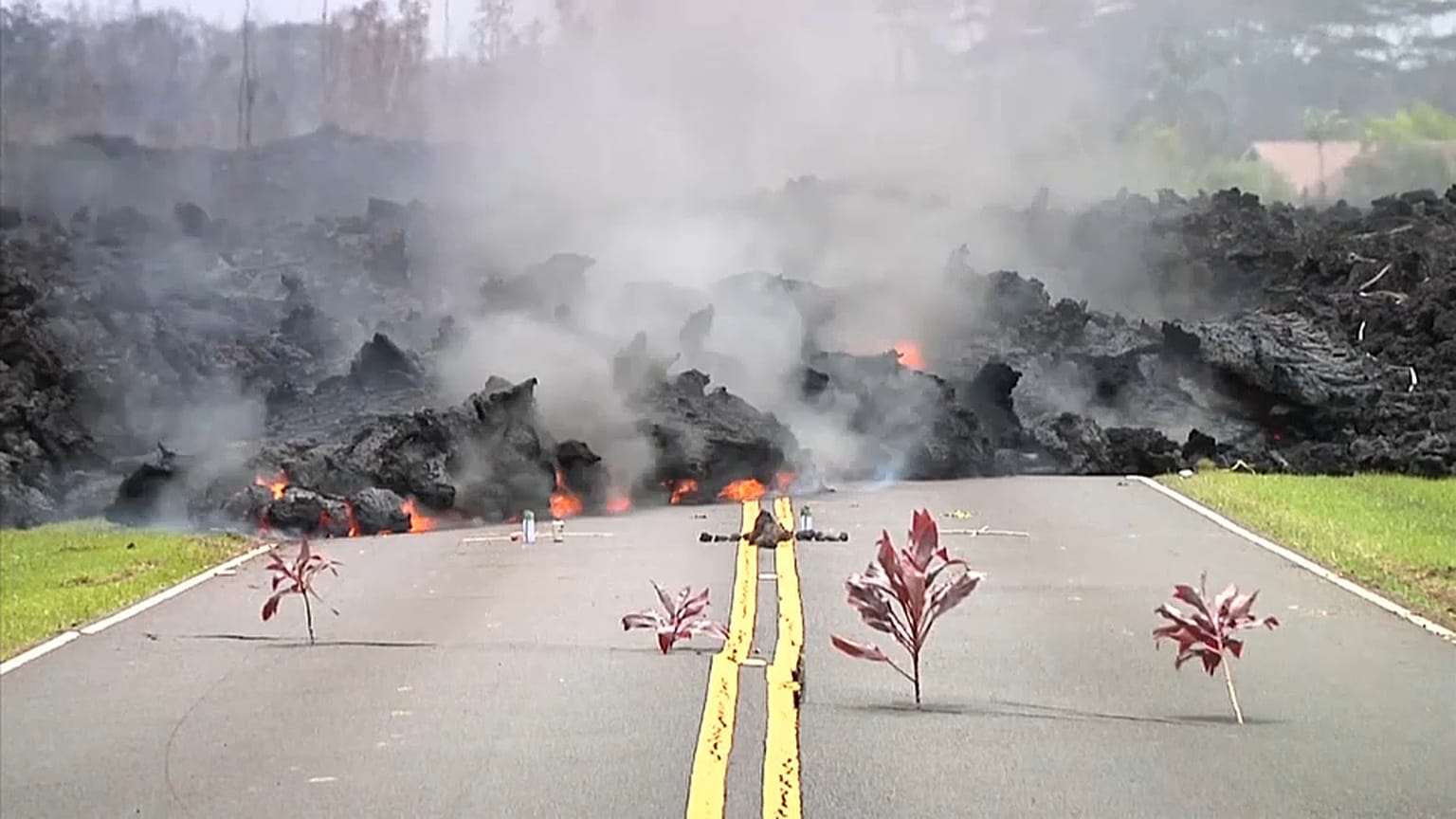 Lava do vulcão Kilauea destrói casas no Havai 