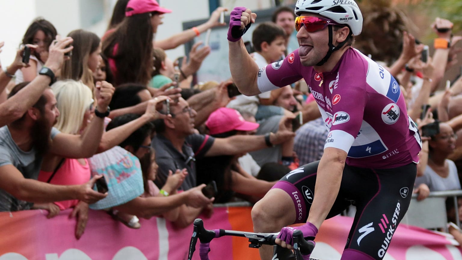 Elia Viviani im Ziel