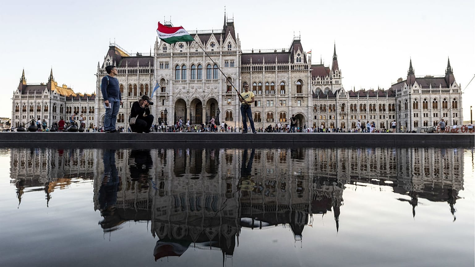 Résztvevők az Élőláncot a Parlament köré! demonstráción 