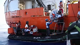 Les pompiers espagnols accusés de trafic de migrants relaxés