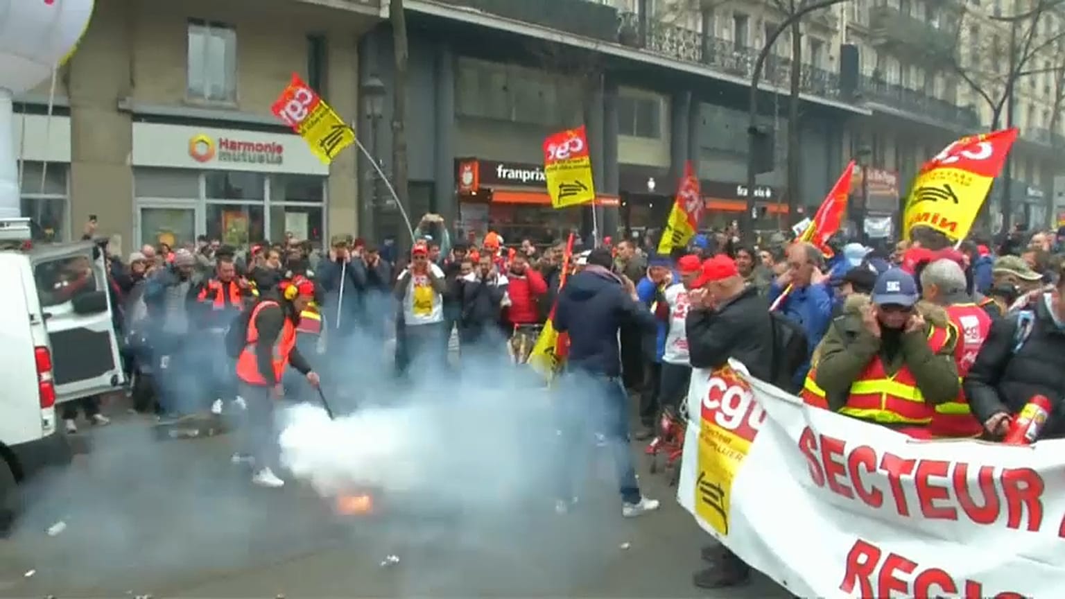 Talks drag on as French rail unions and government lock horns on services' future