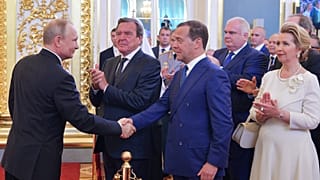 Πούτιν - Μεντβέντεφ: Ένα αχώριστο δίδυμο εξουσίας
