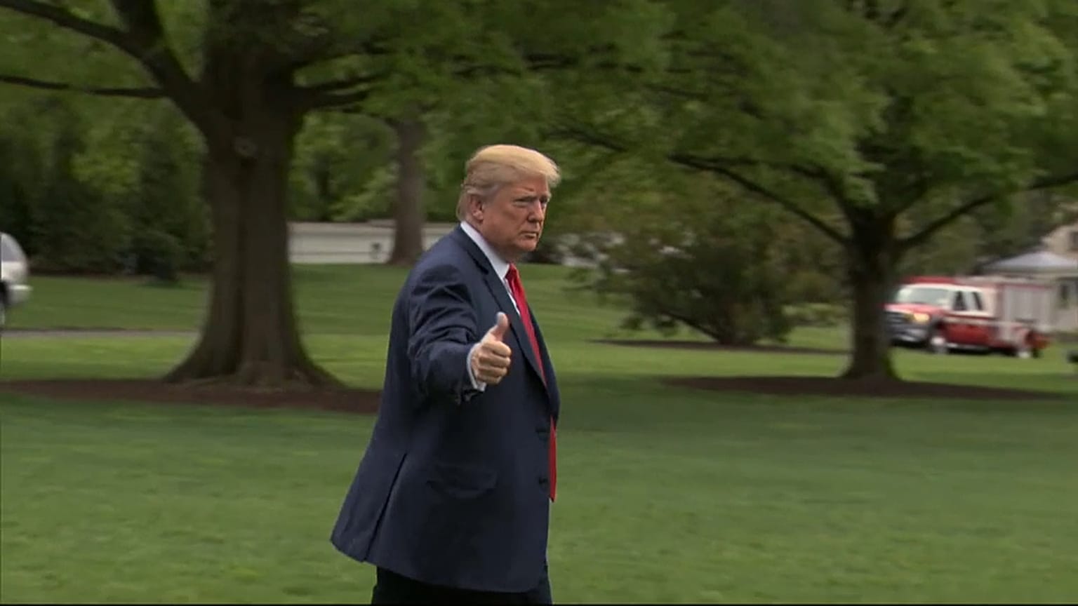 Trump nükleer anlaşma kararı için tarih verdi 