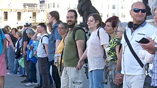 Живая цепь - против Орбана