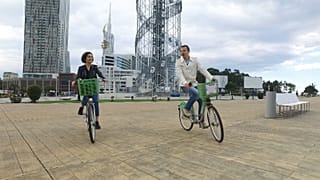 Batumi: un giro bici in riva al mare