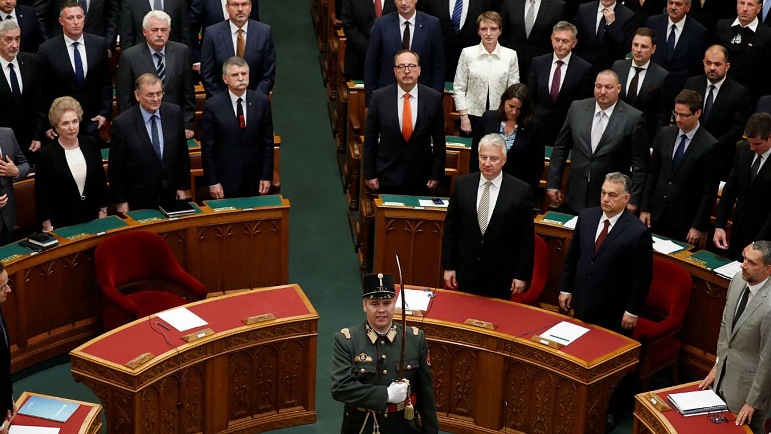 Megalakult az új parlament