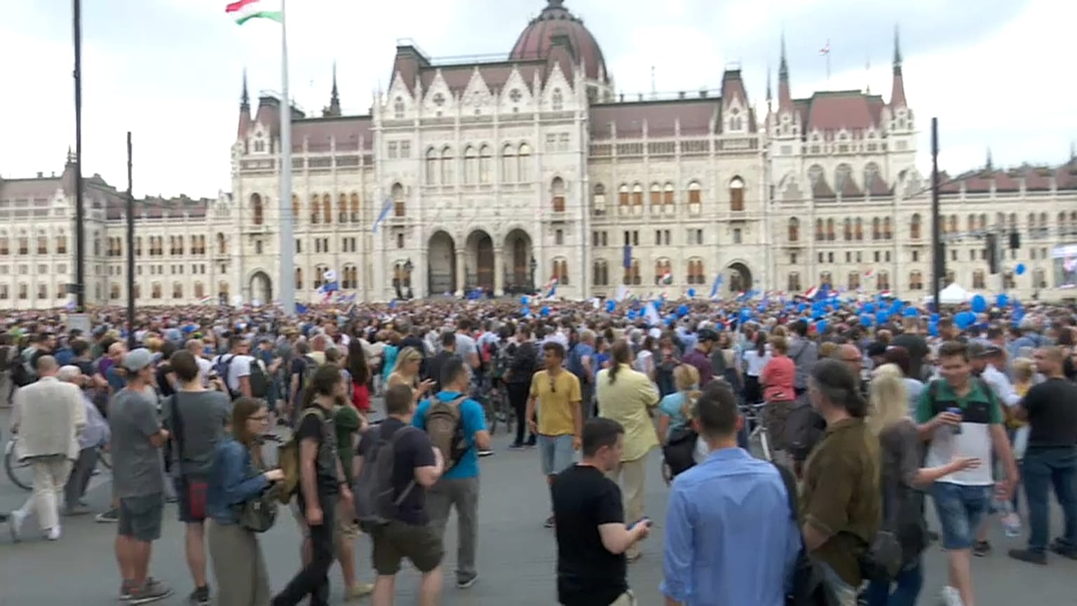 Protestas en Budapest contra el nuevo Parlamento húngaro