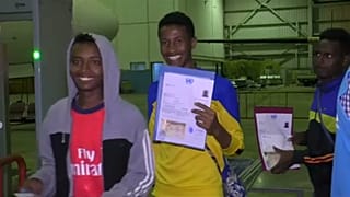 Líbiából Nigerbe visznek menekülteket