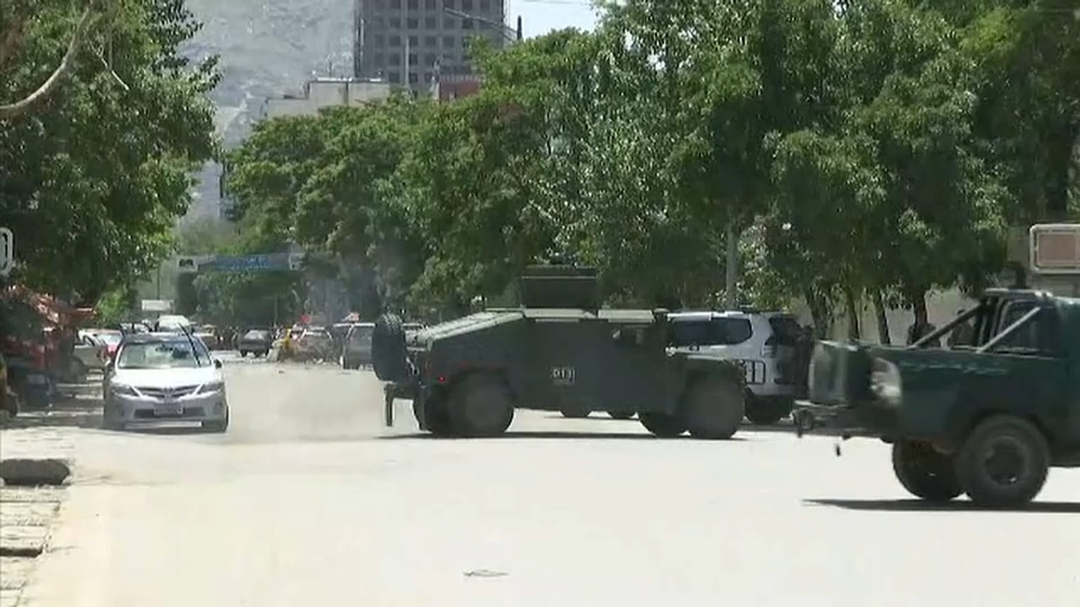 Kabil'de üç ayrı intihar saldırısı gerçekleşti