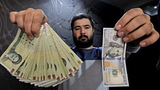 الريال الإيراني يهوي إلى مستوى قياسي جديد بعد قرار ترامب