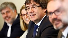 El Constitucional suspende la reforma que permitiría la investidura telemática de Puigdemont