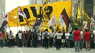 La vuelta al FMI alivia a los mercados pero no a los argentinos