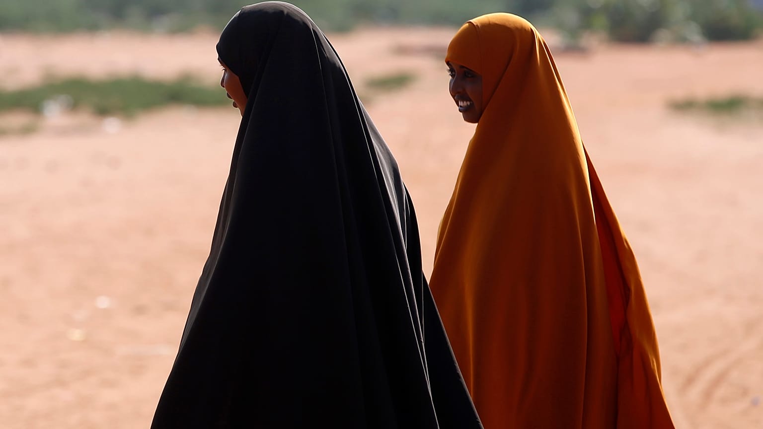 الصومال: رجم سيدة حتى الموت بسبب جمعها بين 11 زوجا