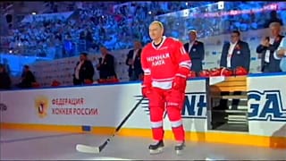 Putin improves hockey stats with goal on ice
