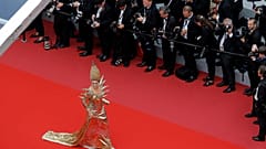 ملابس مثيرة، تخطف أضواء مهرجان كان السينمائي 