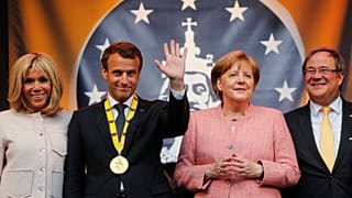 Emmanuel Macron reçoit le Prix Charlemagne