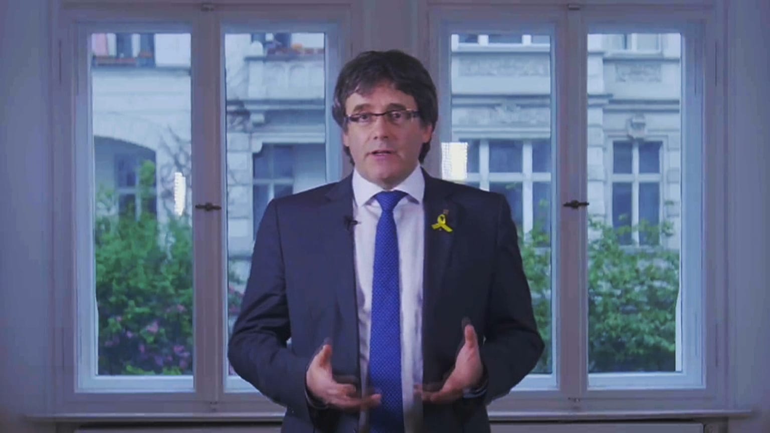  Puigdemont bölgesel yönetim başkanlığından adaylığını çekti