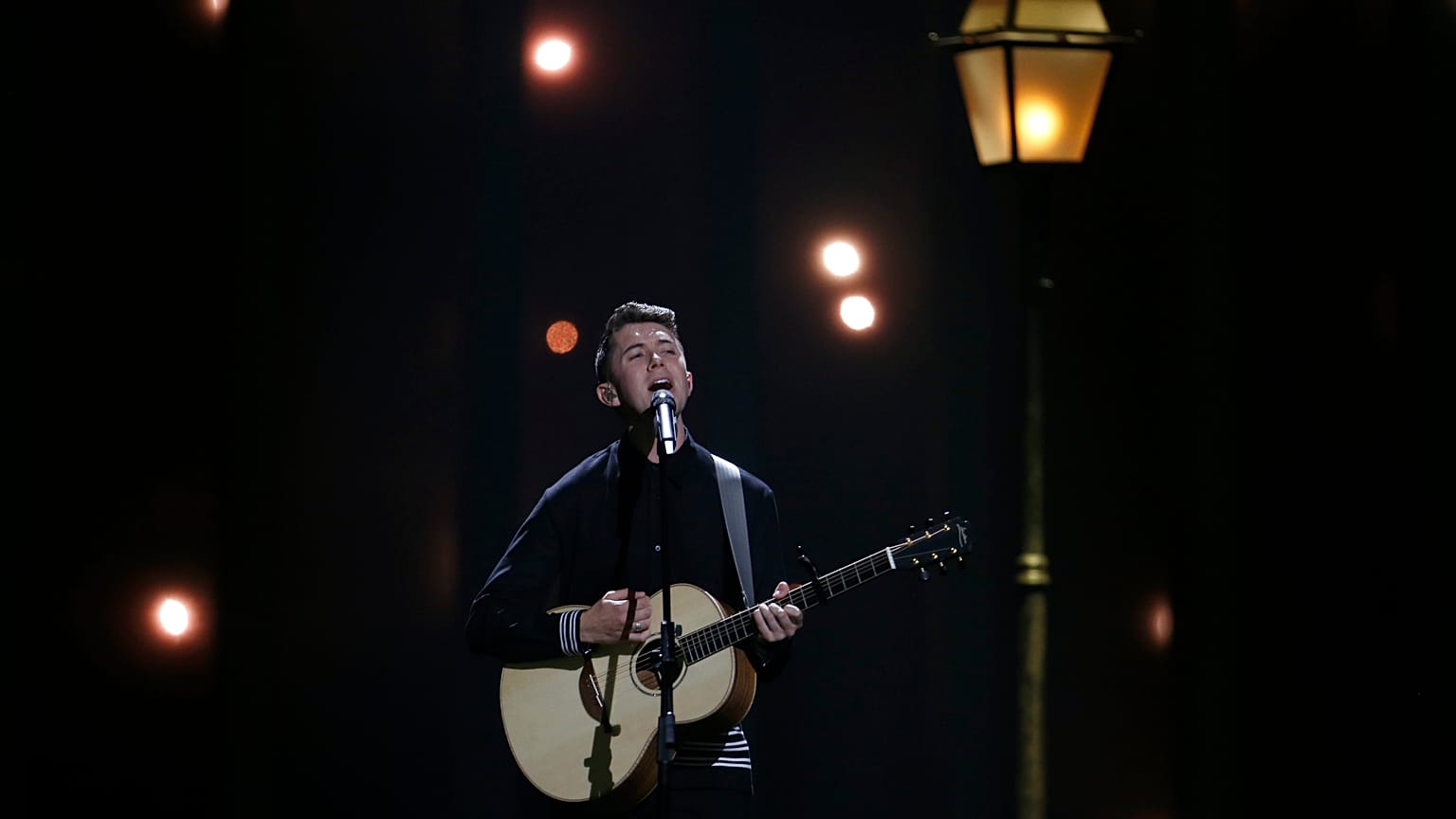 Ryan O’Shaughnessy singt für Irland "Together" beim ersten ESC-Halbfinale