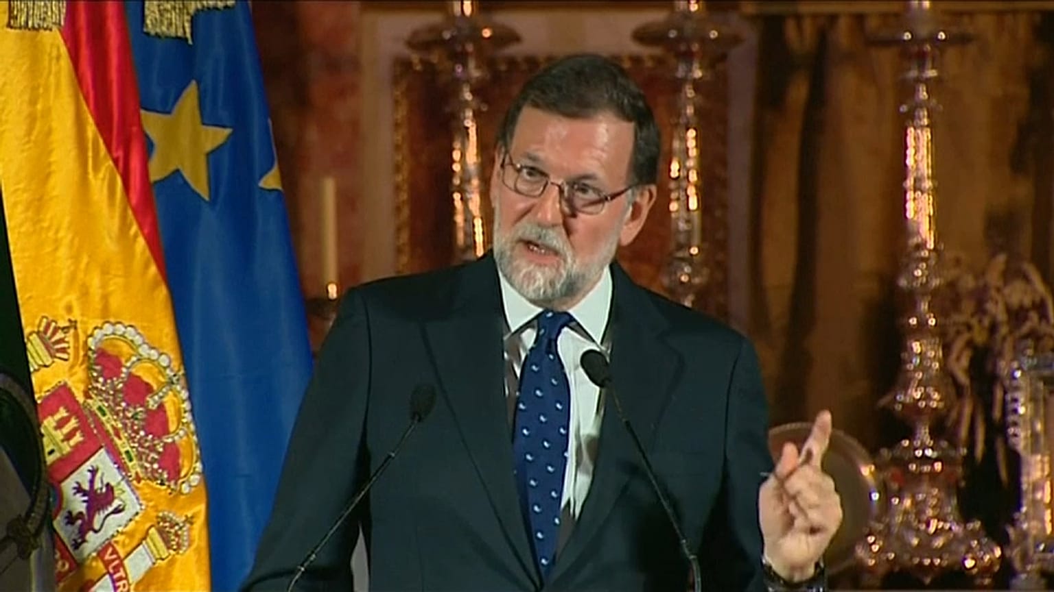 Rajoy blande el 155 y critica el pasado tuitero de Torra