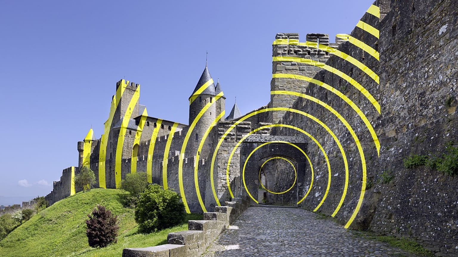 Da wirds einem schwindlig: In Carcassonne sorgt ein Kunstprojekt für Wirbel