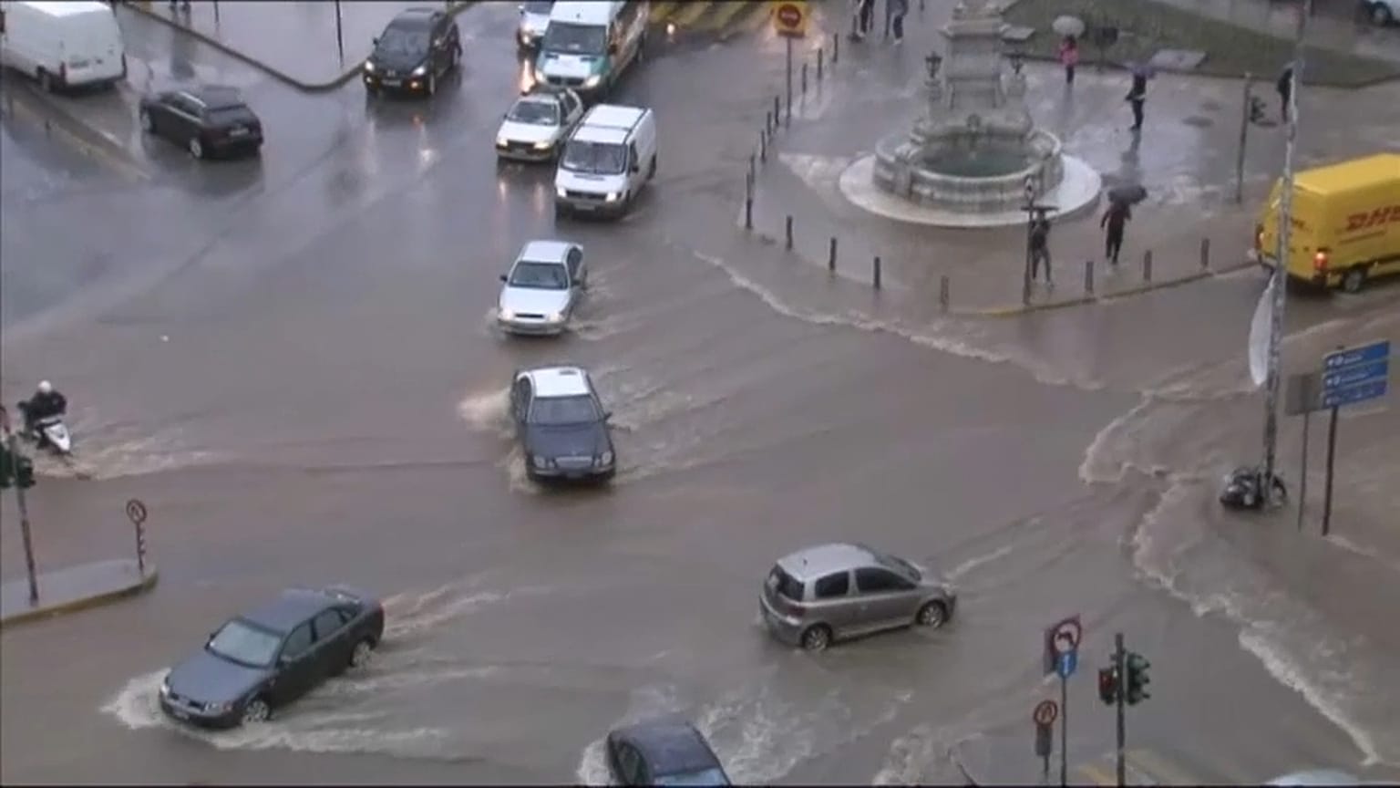 Салоники под водой