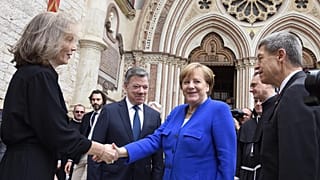 Στη Μέρκελ το «λυχνάρι της ειρήνης» του Αγίου Φραγκίσκου