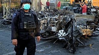Endonezya'da kiliselere bombalı saldırı