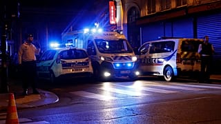 Μαρτυρίες για την επίθεση με μαχαίρι στο Παρίσι