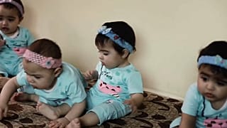 فرحة في المخيمات: لاجئان سوريان في الأردن يُرزقان بأربعة توائم  