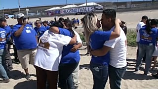 Abrazos en vez de muros en la frontera de México