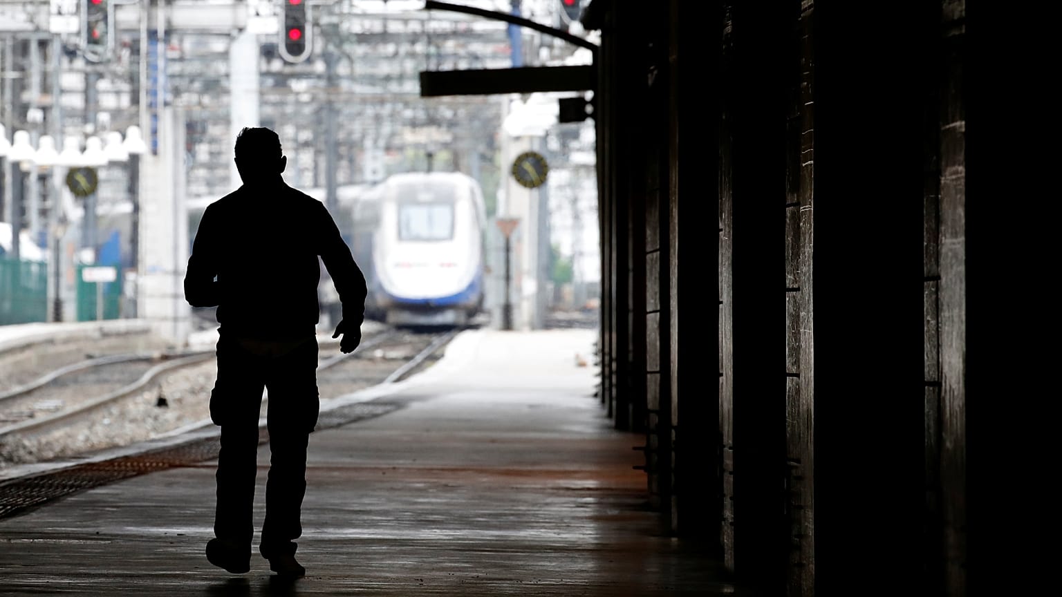 Grève SNCF : une "journée sans cheminots" et une consultation nationale