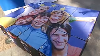 Kell-e válaszolnia az uniónak az EU-ellenes kormánypropagandára?