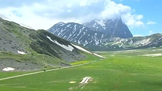Giro d'Italia Bisiklet Turu'nun 9. etabını pembe mayolu Yates kazandı