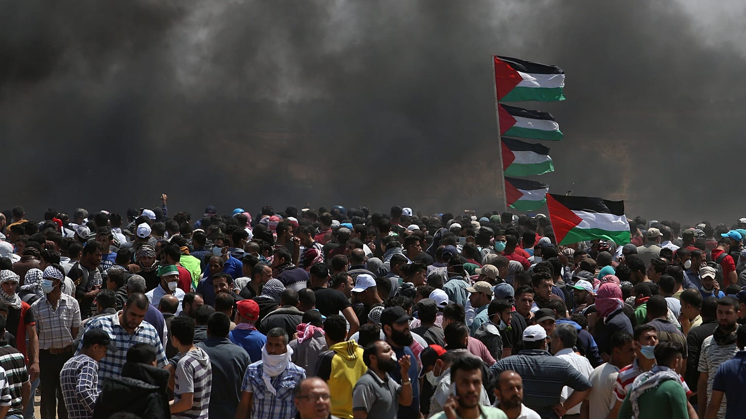 إسرائيل تقتل 52 فلسطينيا في غزة مع تصاعد الاحتجاجات ضد نقل السفارة الأمريكية 