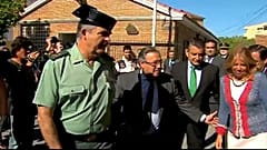 Zoido vincula la agresión a guardias civiles en Algeciras con un acto vandálico