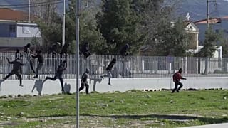 Griechenland: Razzia soll Migration nach Italien bremsen
