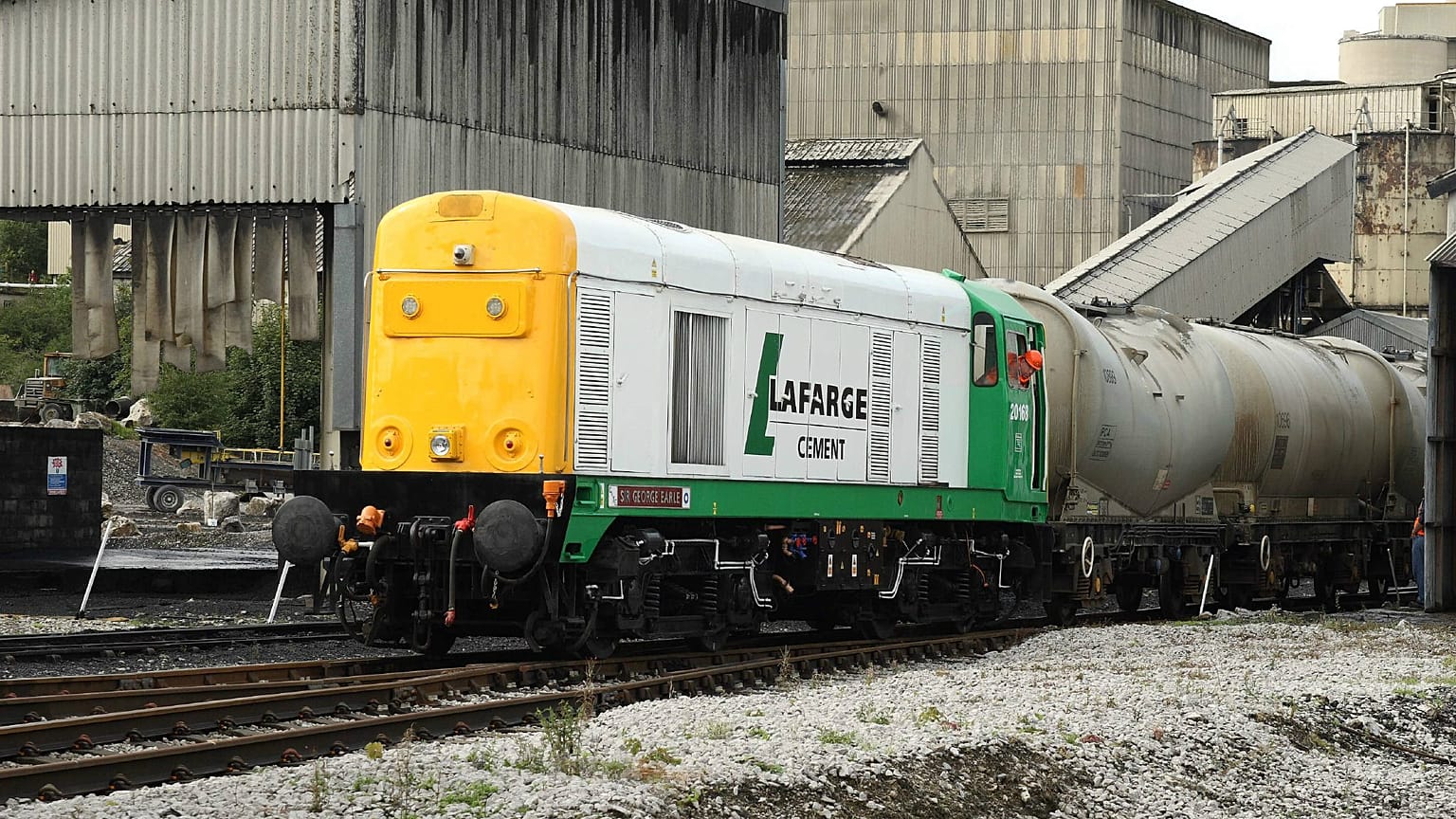 IŞİD'e kaynak aktaran Fransız Lafarge'a 'savaş suçuna ortaklık' suçlaması