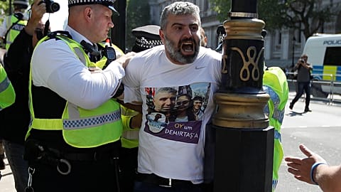 Clashes between pro and anti Erdogan protesters in London