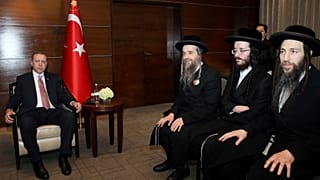 الرئيس التركي رجب طيب إردوغان يجتمع مع عدد من حركة "ناطوري كارتا" اليهودية