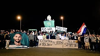 Οπαδοί «έδειραν» τους ποδοσφαιριστές της Σπόρτινγκ