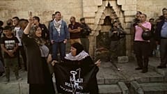 Israeli soldiers disperse protesters near Damascus Gate