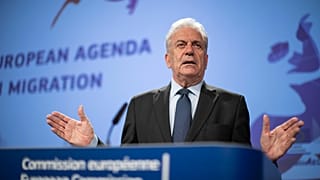 Αβραμόπουλος: «Yπό έλεγχο οι ροές στην Ελλάδα»