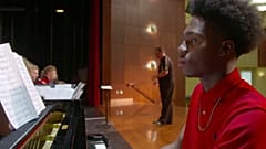 La storia di Darrius, pianista con sole quattro dita (in totale)