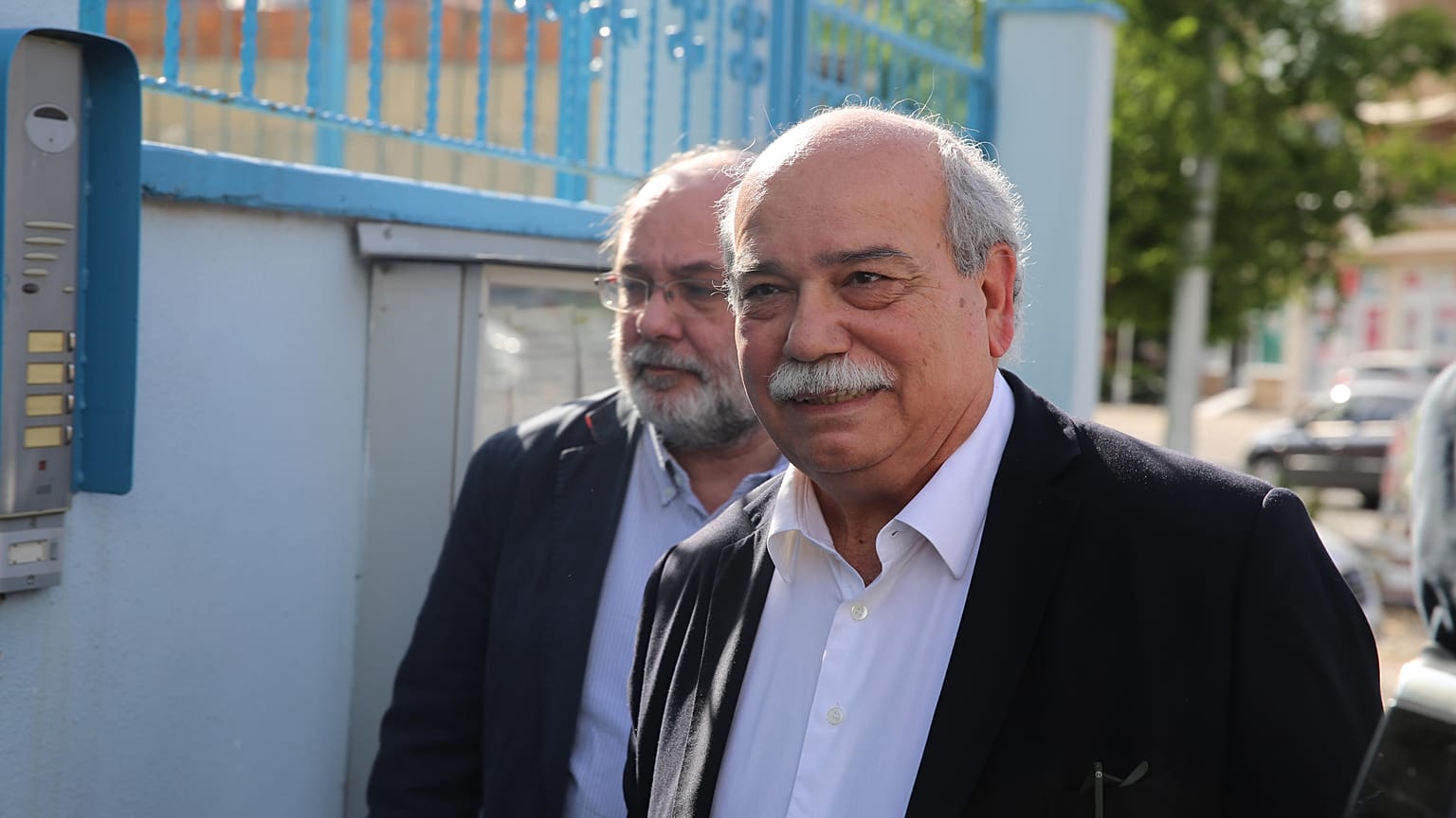 Yunan parlamento başkanından tutuklu askerlere ziyaret