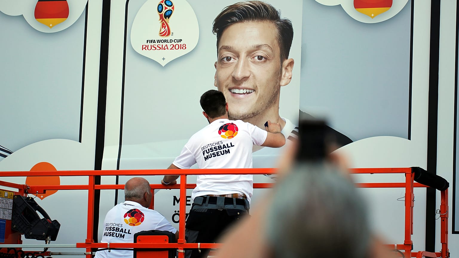 مصرف سويسري يتنبأ بالمنتخب الفائز بكأس العالم المقبلة