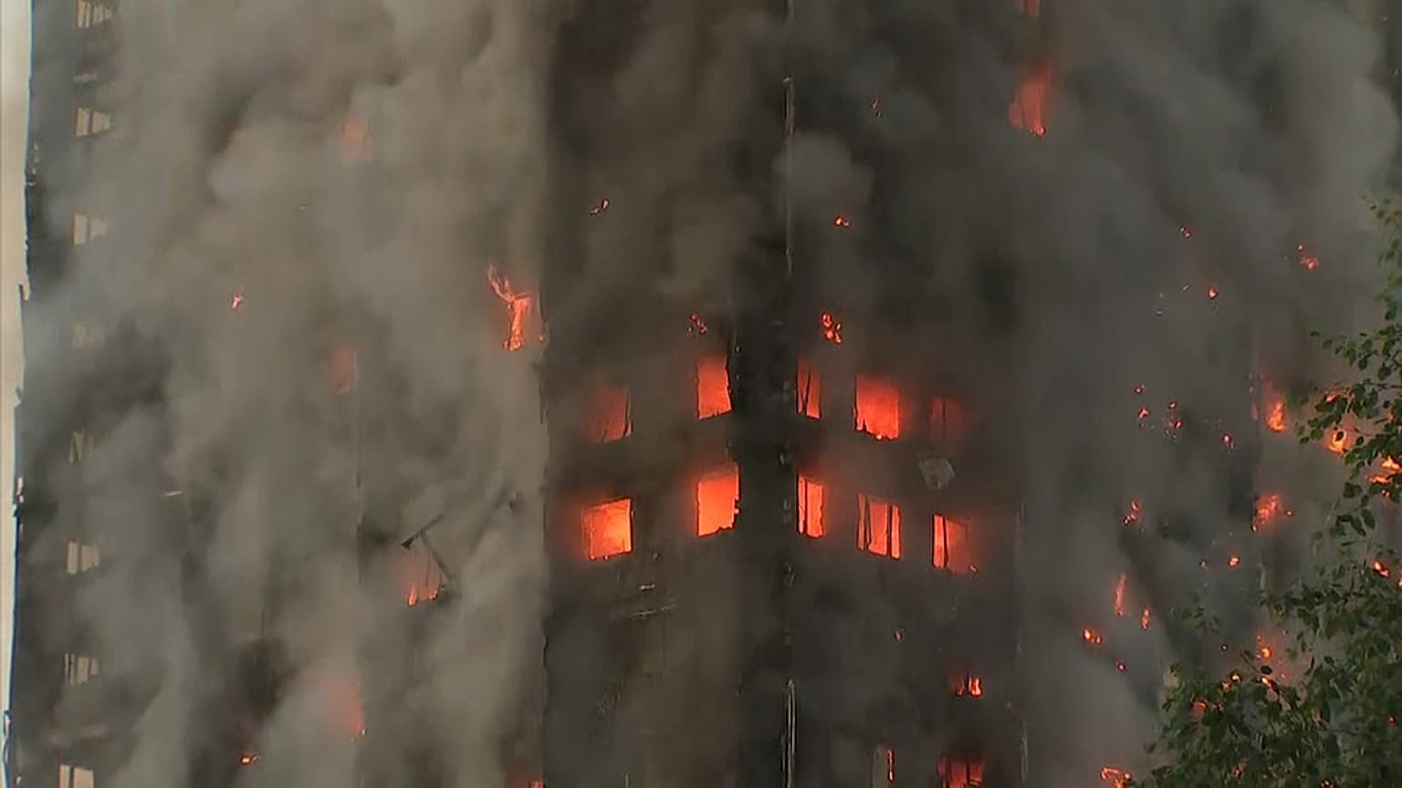 Grenfell: UK government overrides safety review