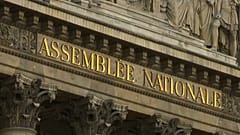 Parlamento francês debate penas para violência sexual